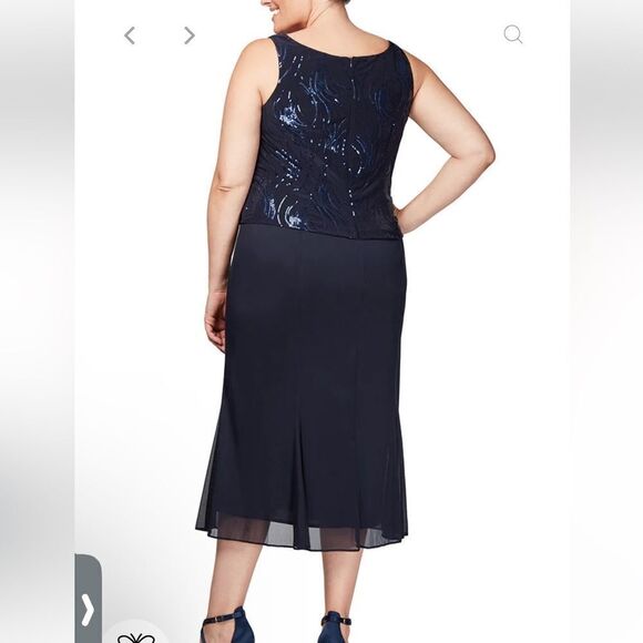 Elegant Navy Blue Sleeveless Dress - Picture 6 of 16